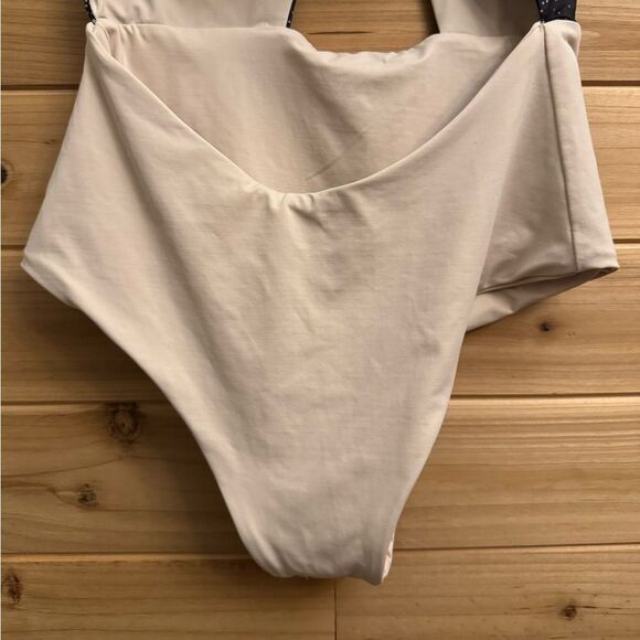 Tavik Size XSmall Lela One Piece Keyhole Halter Swimsuit - Picture 9 of 12